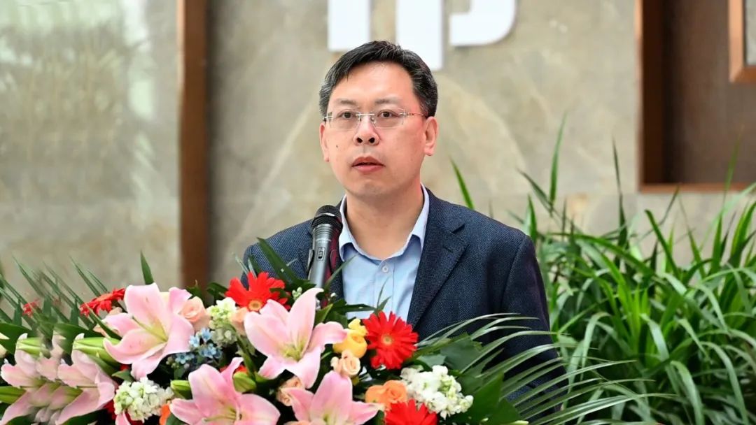 人民控股集团山东公司与枣庄市体育局达成战略合作_浙江人民建筑电器